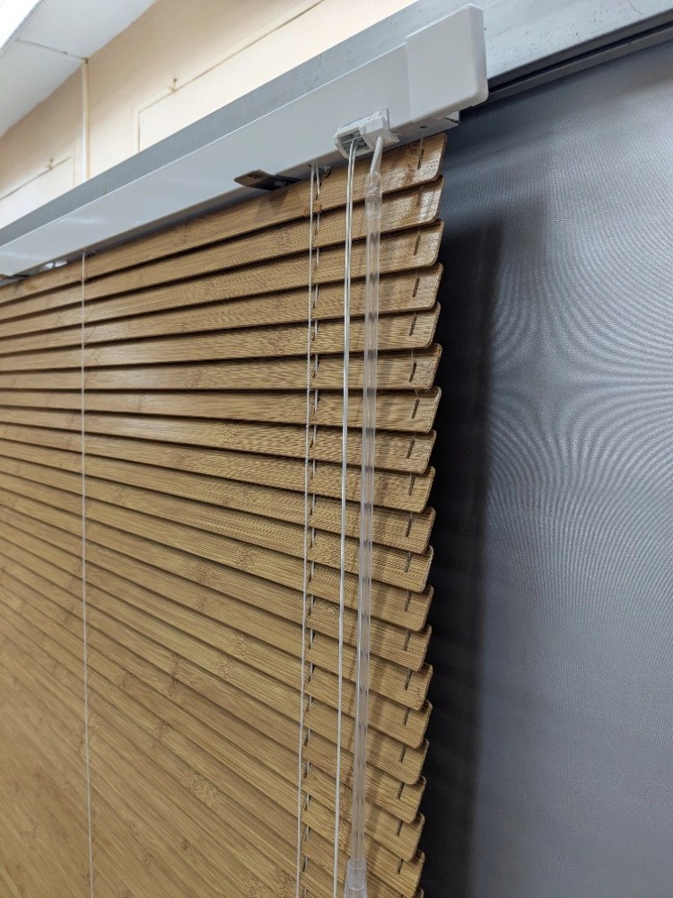 Dřevěná interierová horizontální žaluzie na míru