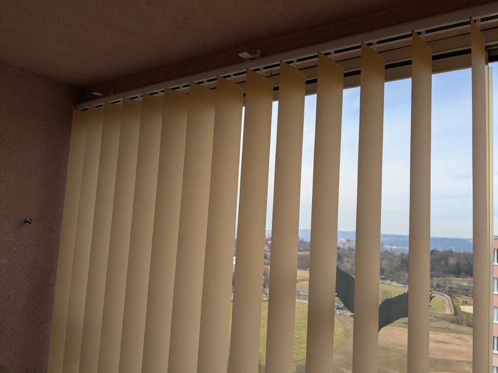 Interierové vertikální žaluzie