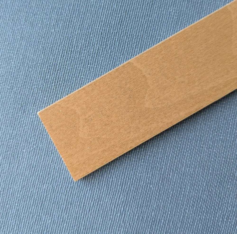 J012-středně hnědá